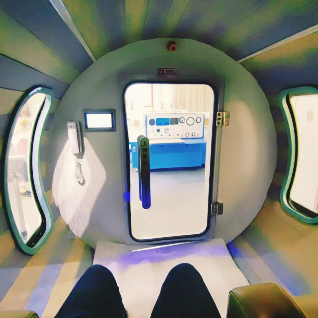 Anke - Space-Themed Biplace Rigid Hyperbaric Chamber (2.0 ATA)